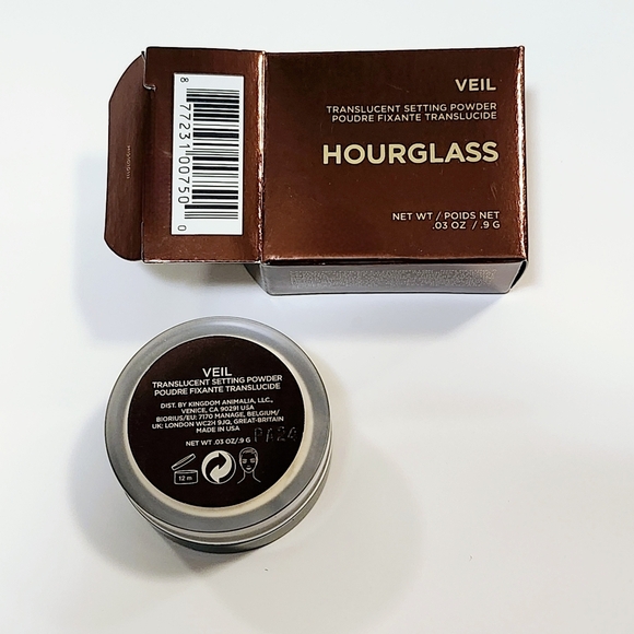 Hourglass Essentials Travel Set - Picture 7 of 8